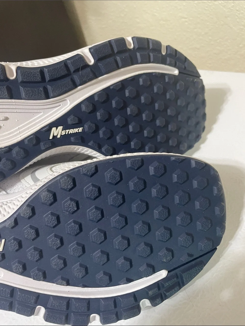 Skechers Men's Air Cooled GoGo Mat Shoes. NWT. Size 8.5.